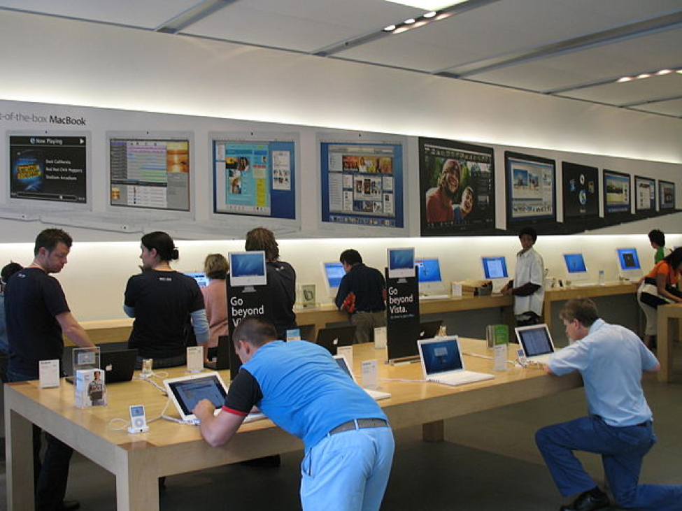 بازاریابی دیجیتال آفلاین - فروشگاه اپل