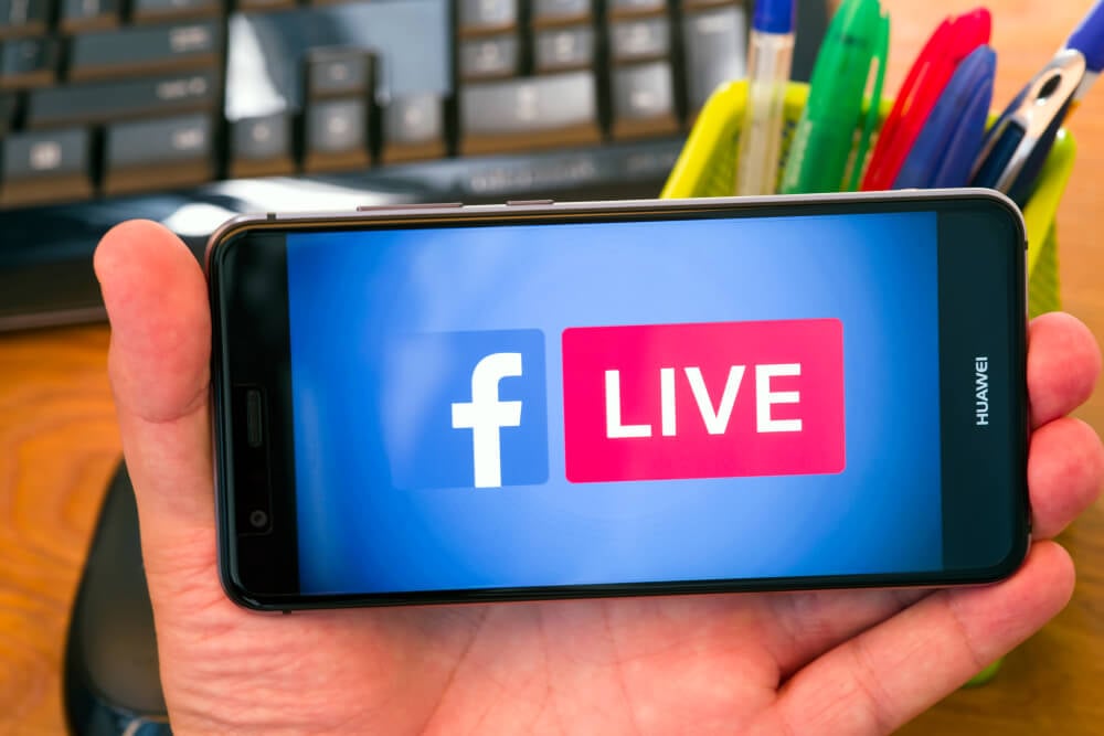 tela de facebook live em smartphone