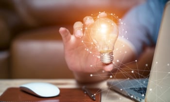 Business women holding light bulbs, ideas of new ideas with innovative technology and creativity.