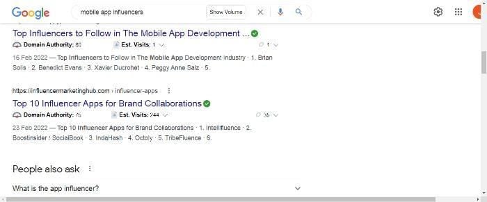 Some search results for mobile app influencers in Google.