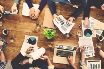mesa de equipe criativa de empresa