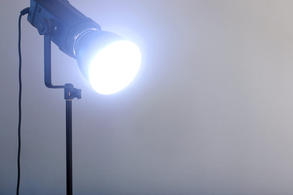 holofote demonstrando iluminaçao de video
