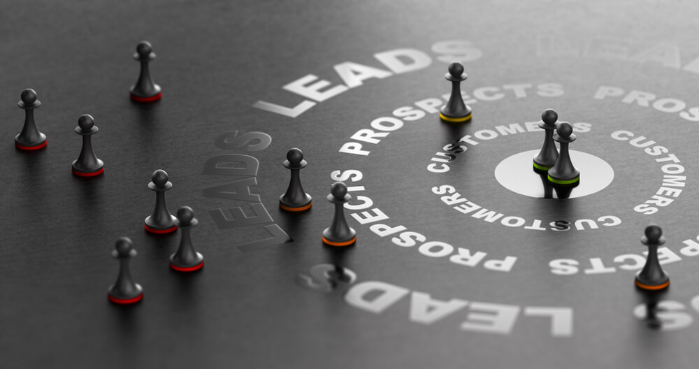 peões de xadrez e títulos sobre prospecção de clientes e vendas