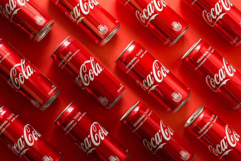 latas do refrigerante coca cola