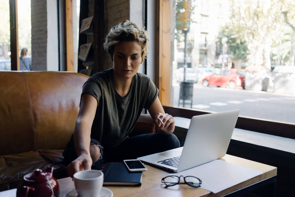 mulher freelancer se enquadra no tipo de empreendedorismo de micro empreendedor individual