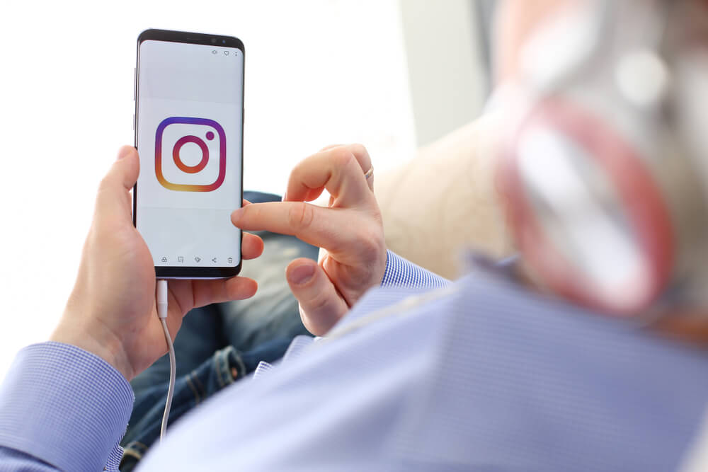 acesso ao smartphone ao aplicativo Instagram