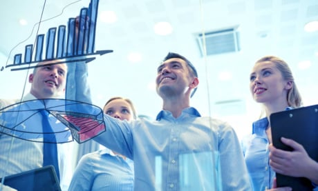 equipe de vendas tendo sucesso em empresa