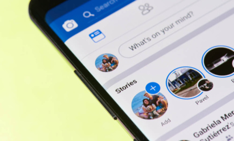 tela inicial do facebook com destaque para a ferramenta Facebook stories