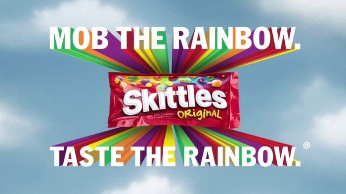 Des campagnes marketing de Skittles comme preuve de leur utilisation d'un guide de style éditorial
