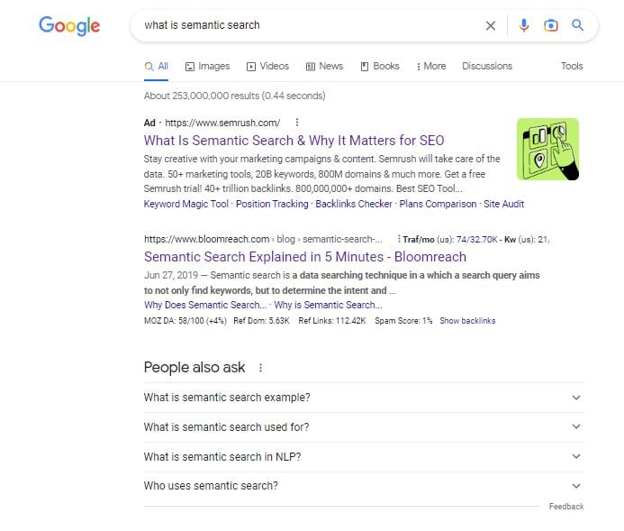 Google search for the term "what is semantic search"