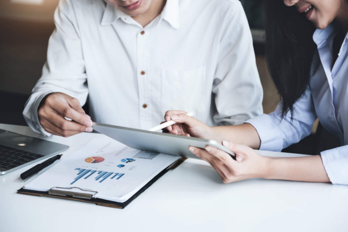 quanto-ganha-consultor-de-marketing-digital (1)