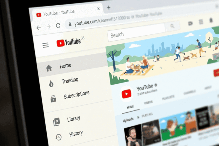 youtube aberto em um computador